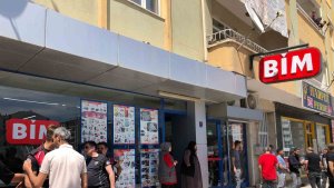 BİM içerisindeki tartışma silahlı kavgaya dönüştü: 3 yaralı