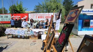 Özel öğrencilerin el emeği göz nuru eserleri görücüye çıktı