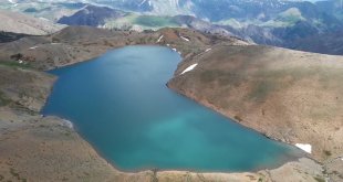 Erzincan'daki Aygır Gölü doğaseverlerin uğrak noktası oluyor