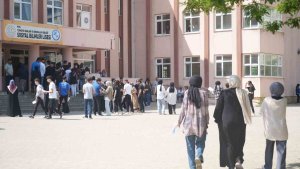 YKS'nin ilk oturumu başladı