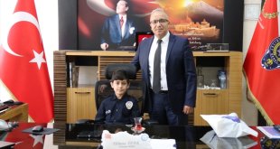 Ağrı'da kalp nakli bekleyen çocuğun polislik hayali bir günlüğüne gerçeğe dönüştü