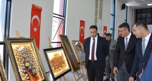 Hakkari'de tutuklu ve hükümlülerin yaptığı ürünler sergilendi