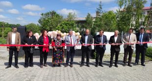 Ardahan'da öğrencilerin yıl sonu etkinliği renkli geçti