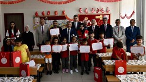 Deprem bölgesi Malatya'da karne heyecanı