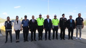 Ağrı Valisi Koç, bayram trafiği denetiminde sürücüleri uyardı