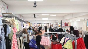 Ahlat'ta 220 yetim ve öksüz çocuk giydirildi