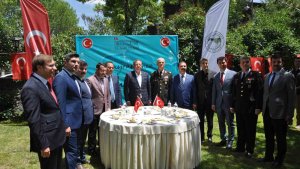 Kars'ta protokol bayramlaştı