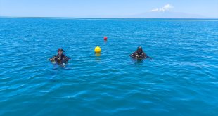 Van Gölü'nde kaybolan genci arama çalışmaları sürüyor