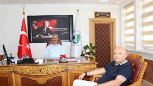 Oltu'da siyasi nezaket adına örnek bir ziyaret