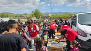 Kızılay Ağrı'da Kurban Bayramı'nda yüzlerce aileye yardım eli uzattı