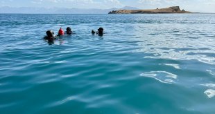 Van Gölü'nde kaybolan genci arama çalışmaları devam ediyor