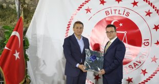 Bitlis'te tayini çıkan hakim ve savcılar için veda programı düzenlendi