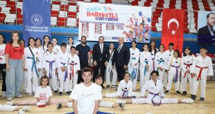 Ağrı'da GSB Spor Okulları halaylar eşliğinde açıldı