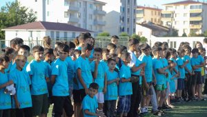 Genç'te yaz spor okullarının açılışı yapıldı