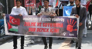 Kars'ta sağlık çalışanları Gazze için 33 haftadır "sessiz yürüyüş" yapıyor