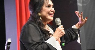 Türkan Şoray, Van Kültür Yolu Festivali'nde sevenleriyle buluştu