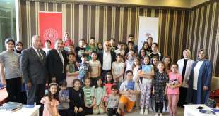 Vali Mustafa Koç, Ağrı Gençlik Merkezini Ziyaret Etti