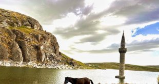 Ağrı'da sular altında kalan minarenin eşsiz güzelliği