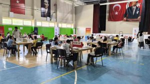 Yüksekova'da 75 öğrenci deneyap sınavına katıldı