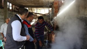 Erzurum'da dutun pekmeze yolculuğu sürüyor