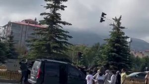 Erzurum'da trafikte "yol verme" kavgası