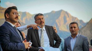 Vali Çelik hastane inşaatından incelemelerde bulundu