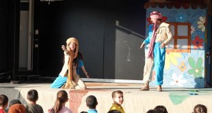 Malatya'da depremzede çocuklar için tiyatro sahnelendi