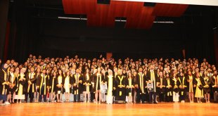 İnönü Üniversitesi Tıp Fakültesi'nden 266 öğrenci mezun oldu