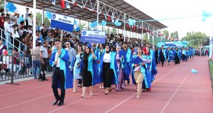 Van'da 5 bin 260 öğrenci mezuniyet sevinci yaşadı