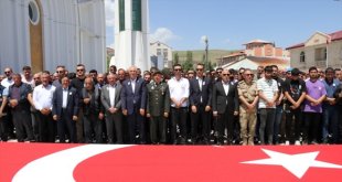 Trafik kazasında hayatını kaybeden polis memuru Ağrı'da toprağa verildi