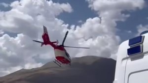 Yüksekten düşen bebek için helikopter ambulans havalandı