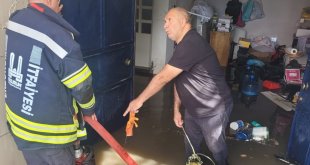 Erzurum'da selden etkilenen mahallelerde yaralar sarılıyor