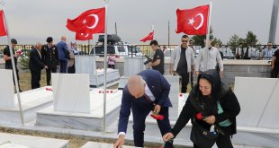 Ağrı Valisi Koç, 15 Temmuz'u mevlid, şehitlik ziyareti ve aile buluşmalarıyla anıyor