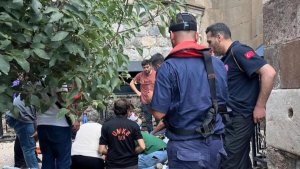 Akdamar Adası'nda yaralanan vatandaşın imdadına ambulans helikopter yetişti