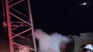 Iğdır'da elektrik trafo yangınında mahalle karanlığa gömüldü