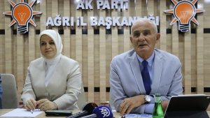 AK Parti Genel Başkan Yardımcısı Yılmaz, partisinin Ağrı'daki toplantısında konuştu:
