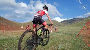 Pedallarını Palandöken'in zirvesinde çevirdiler