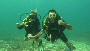 Alman çift, dünyayı gezme hayallerini karavanlarıyla gerçekleştiriyor