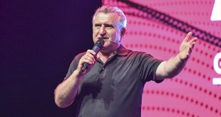 Bakan Bak, "Önce Öğrenci" programına katıldı