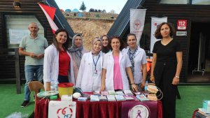 Sağlık ekipleri kansere karşı bilgilendirme çalışmalarını sürdürüyor