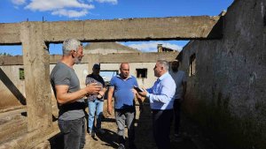 AK Parti Tunceli İl Başkanı Süner, yangında çok sayıda hayvanı telef olan aileyi ziyaret etti