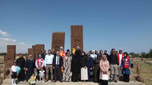 Bitlisli anneler "İlimizi Tanıyalım Anneler" projesiyle yaşadıkları şehri tanıyor