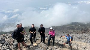 Ağrı Dağı tırmanışında 2 arkadaşını kaybeden akademisyen, yolunu bularak ölümden kurtulmuş