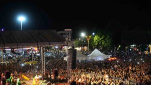 Erzincan Dörtyol; Güler Duman konseriyle doldu taştı