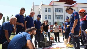 AFAD'tan , itfaiye personeline arama kurtarma eğitimi verdi