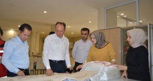 Şemdinli Kaymakamı Akpınar Aile Destek Merkezini ziyaret etti