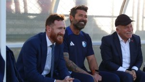 Sekmen'den Erzurumspor'a moral ziyareti