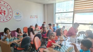 Hakkari'de 'Yaz Okulu' kurslarına 10 bin kişi katılıyor