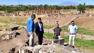 Kaymakam Bingöl, kazı çalışmalarını inceledi