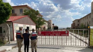 Ağrı'da iki aranan şahıs yakalandı